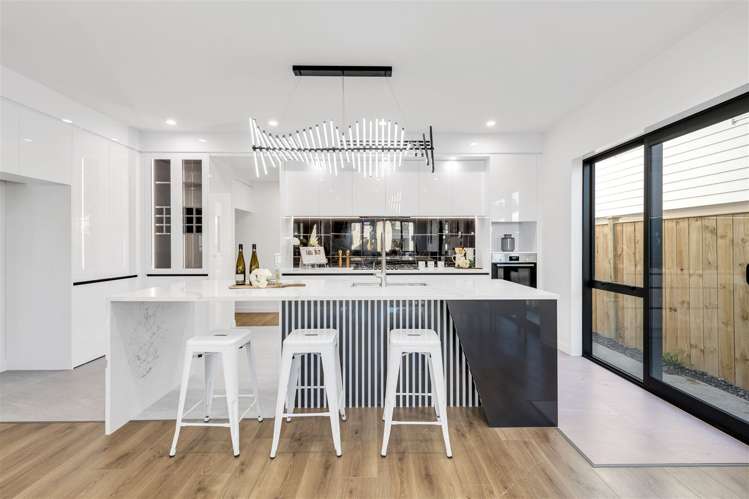 17 Tullymore Drive Flat Bush_11