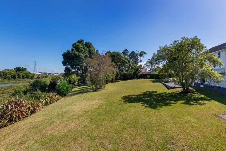 54 Cobham Crescent Kelston_21