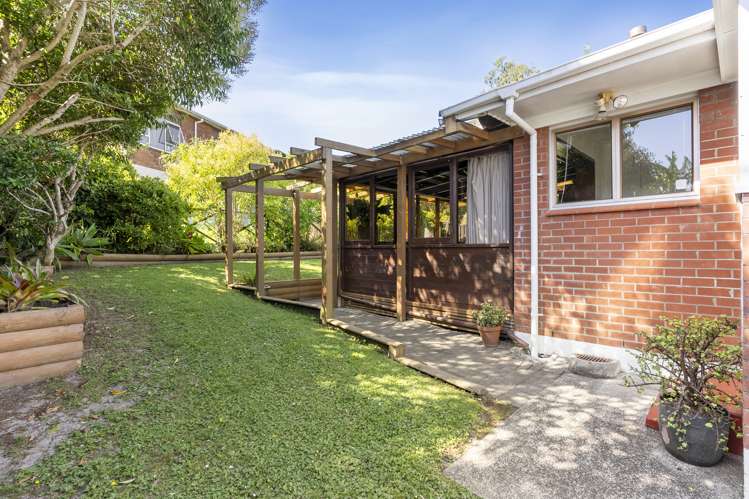 2/16 Girrahween Drive Totara Vale_12