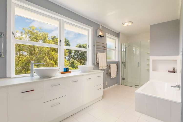 54 Cobham Crescent Kelston_17