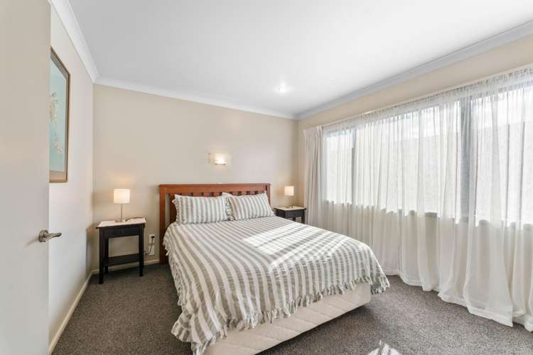 1/1 The Moorings Two Mile Bay_16