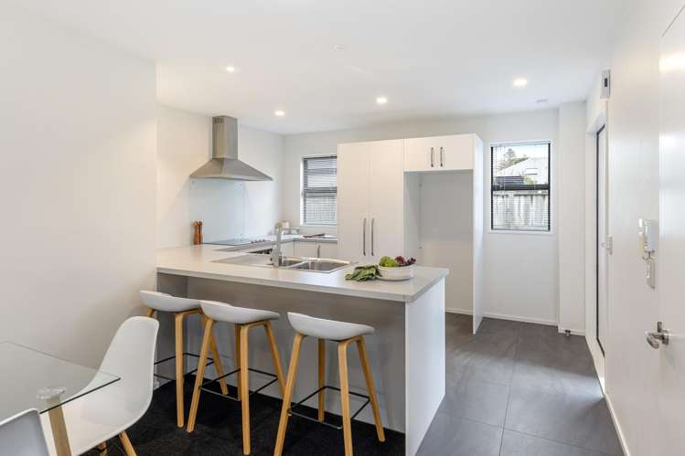 8/34 John Campbell Crescent_3