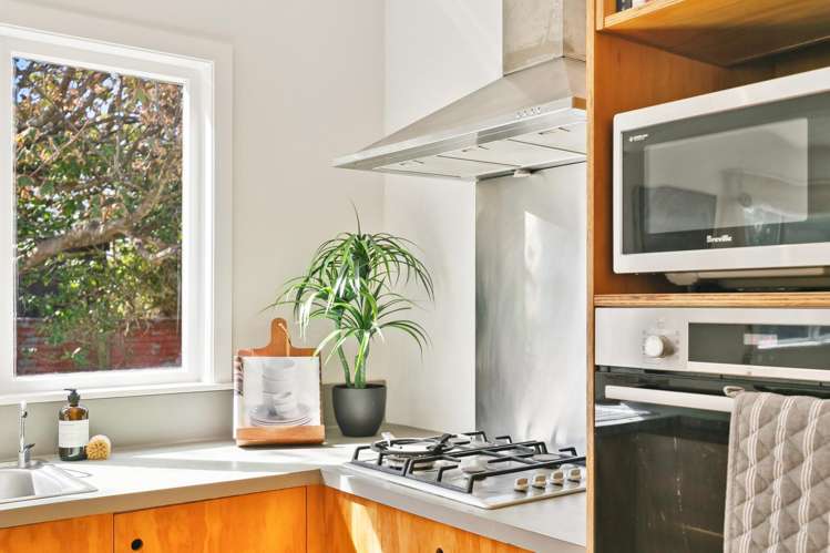 174 Queens Drive Lyall Bay_9