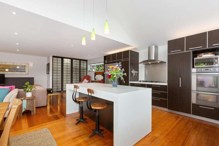 15 Kowhai Street Eastbourne_6