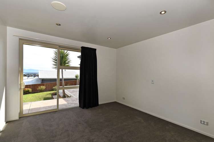 5 Hampshire Place Stoke_15