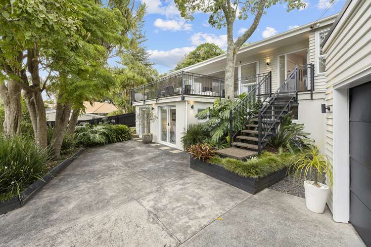 2/3 Glenfern Road Mellons Bay_16