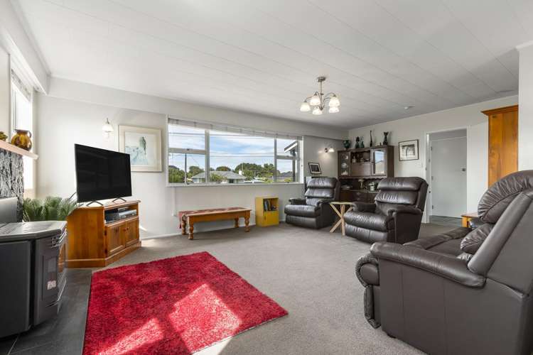 635 Queen Street East Levin_8