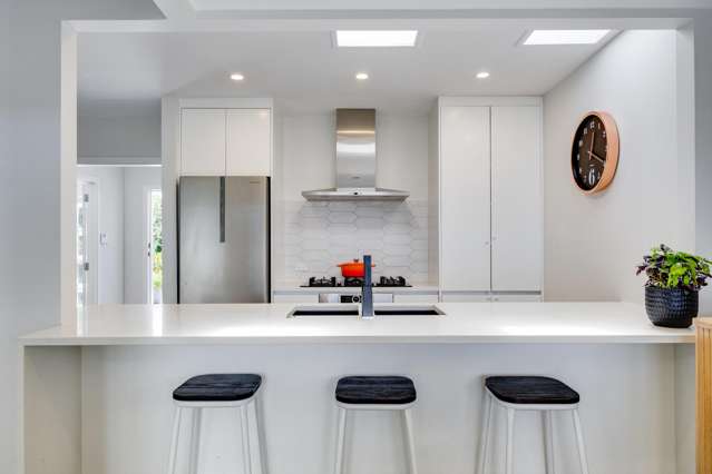 95 Royal Road Massey_4