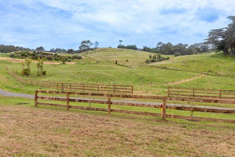 21 Martin Road Omapere_11