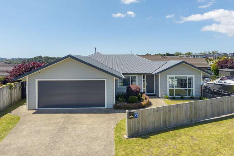 1 Benmore Crescent Pyes Pa_21