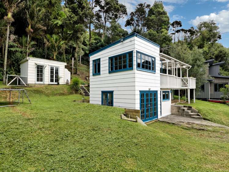 1188 Huia Road Huia_13