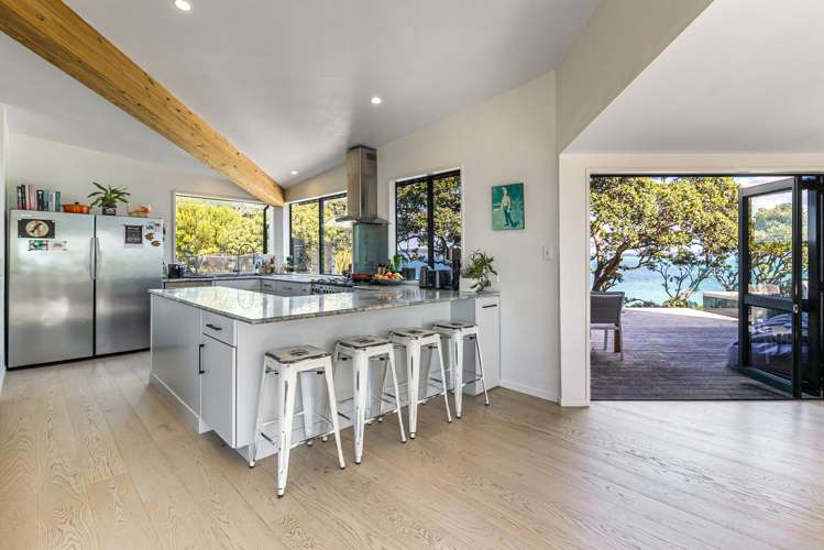 62 Kennedy Point Road Surfdale_11