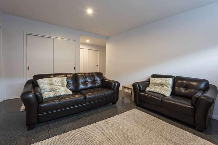 49c Vale Road Riverside_16