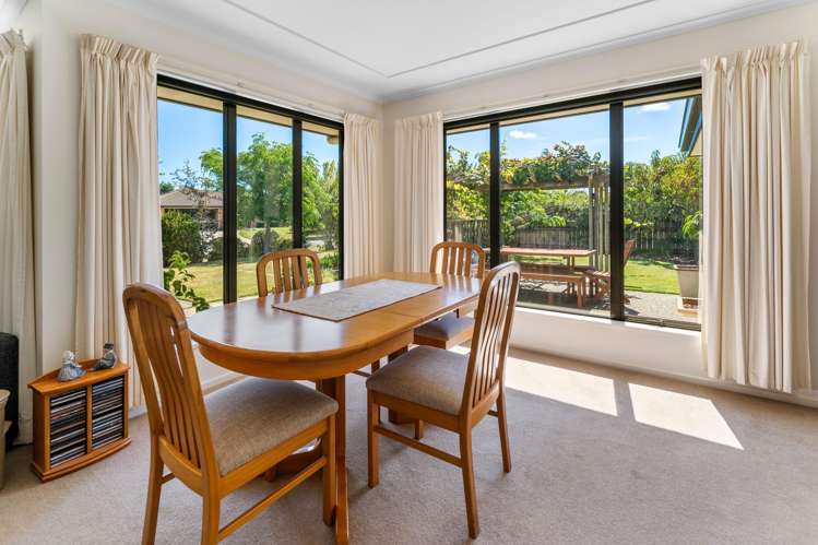 38 Hollybush Drive Brightwater_10