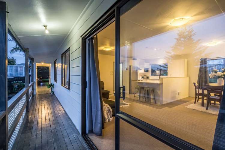 2/7 Matipo Road Te Atatu Peninsula_13