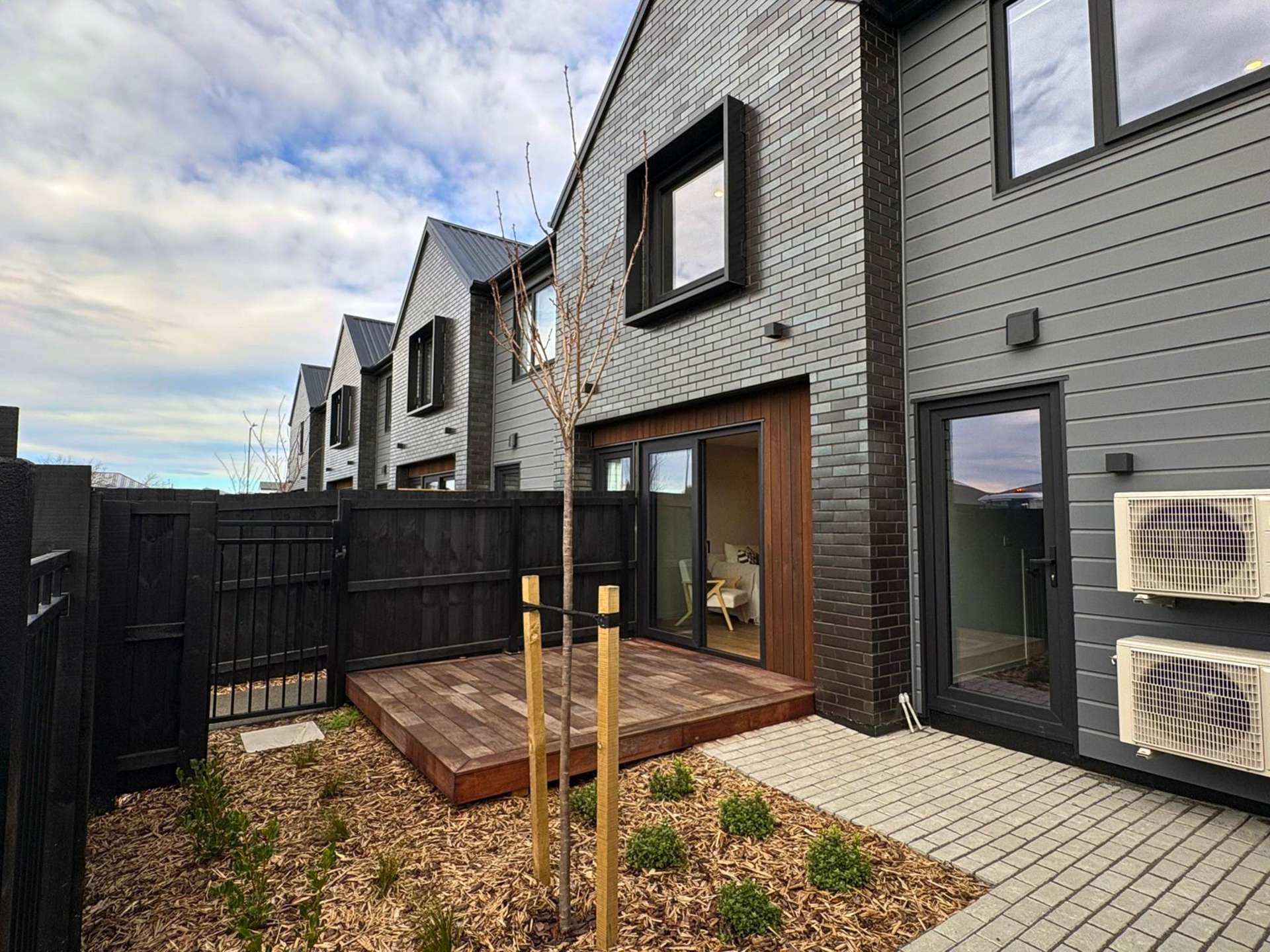 9/8 Akoranga Place Hornby_0