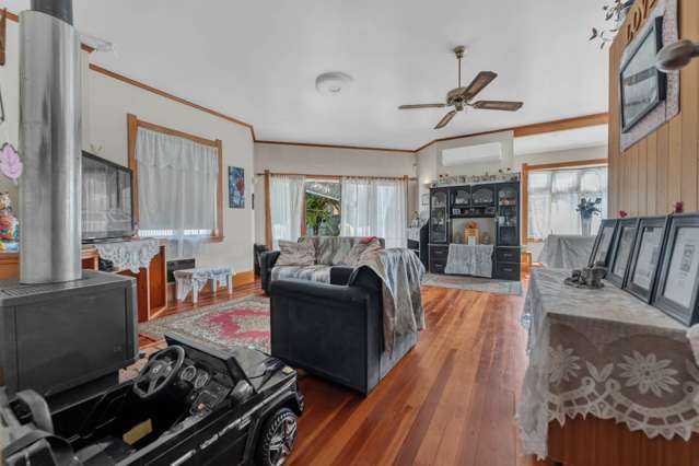 65 Beach Road Pahurehure_4