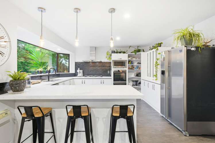 21 Taranaki Drive + 22 Hewitts Road Woodend_5