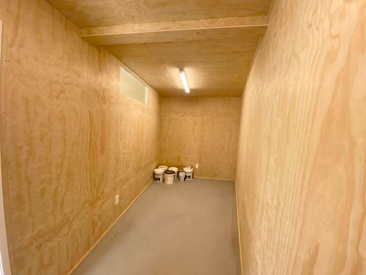 8A Puketea Street Blockhouse Bay_12