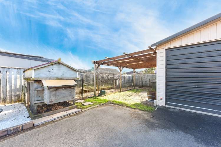 38 Farnham Drive Richmond_24