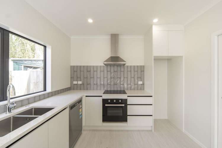 2/44 Shakespeare Avenue_0