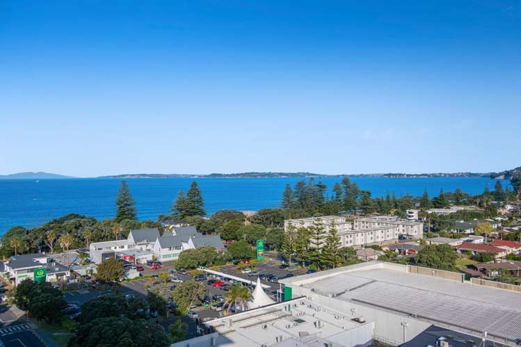 1110/11 Tamariki Avenue Orewa_16