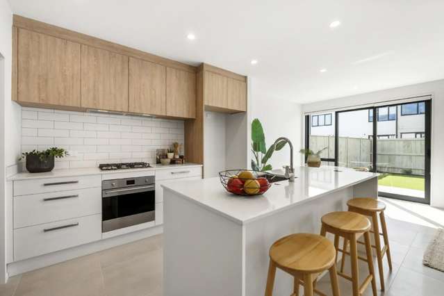 104E PEPENE AVE "WAIATA SHORES" Takanini_1