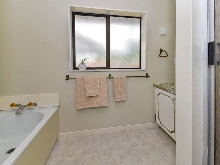 143 Everglade Drive Totara Heights_13