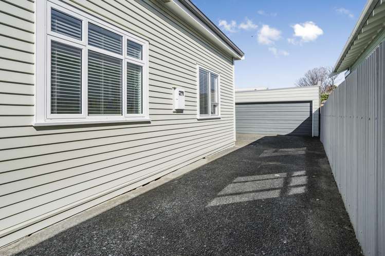 12 Huia Street Petone_23