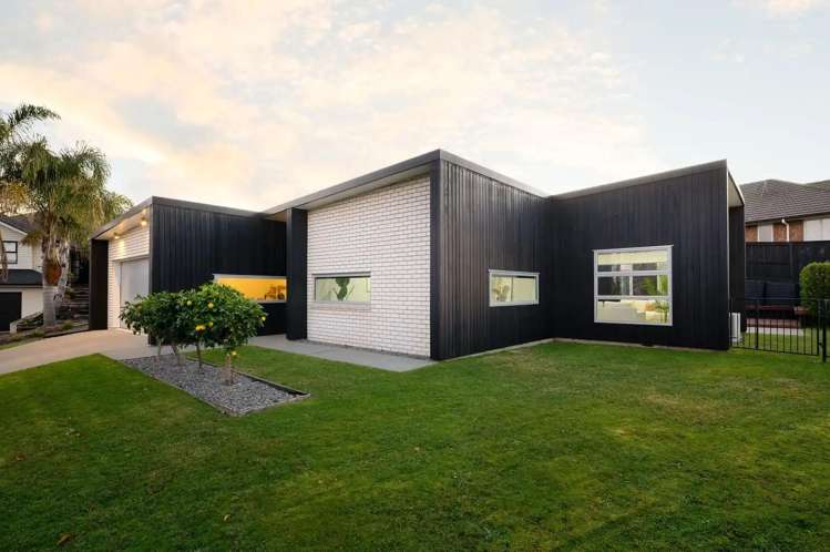 6 Kingston Court 2743_17