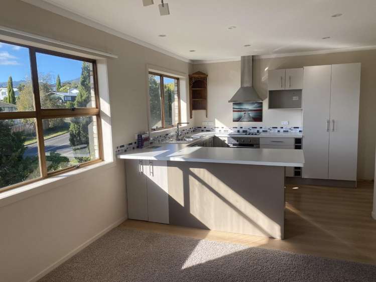 37 Hyde Avenue - Upstairs 1140_5