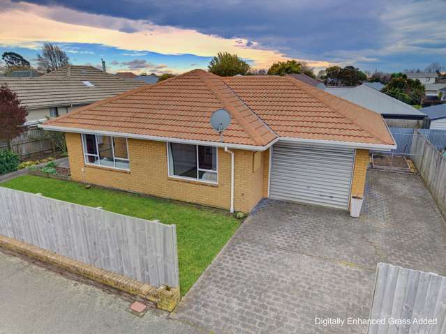 2/2 Bentley Street Russley_2