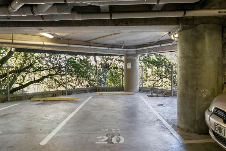 1304/18 Saint Martins Lane Grafton_9