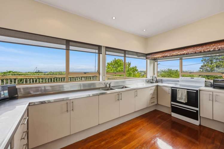 21 Sunset Road Totara Vale_16