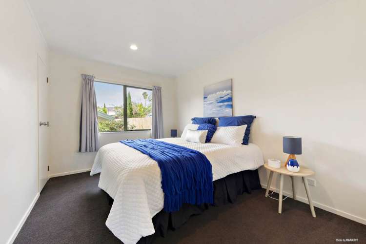 30 Loughanure Place Massey_10