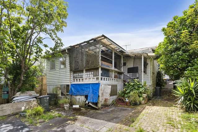 ‘$2m’ Grey Lynn crime scene house ends up selling for $1.351m