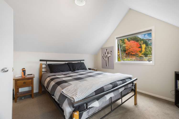 27 Lochy Road Fernhill/Sunshine Bay_7