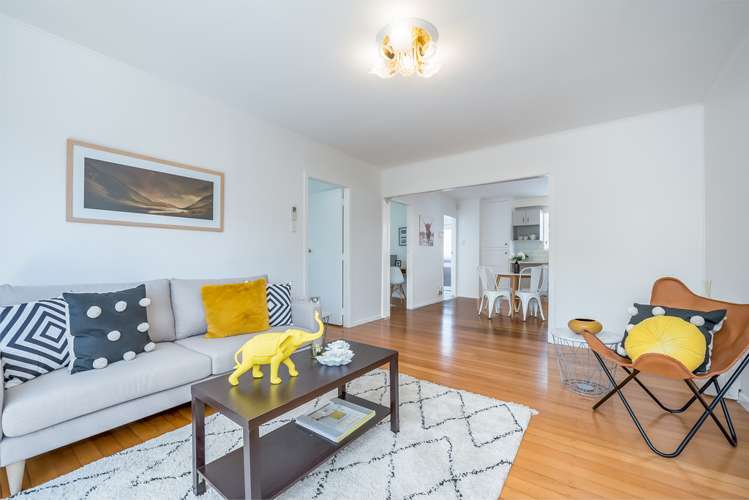 31a Oswald Crescent Paparangi_13