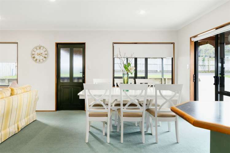 8 Surrey Lane Glenview_5