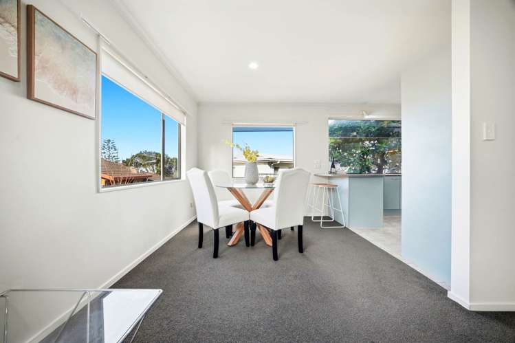 2/172 Chivalry Road Glenfield_6