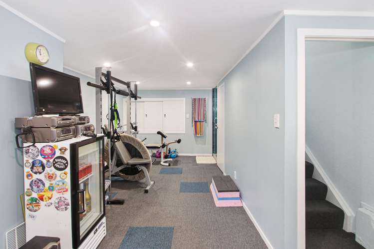 37 Derwent Crescent Titirangi_20