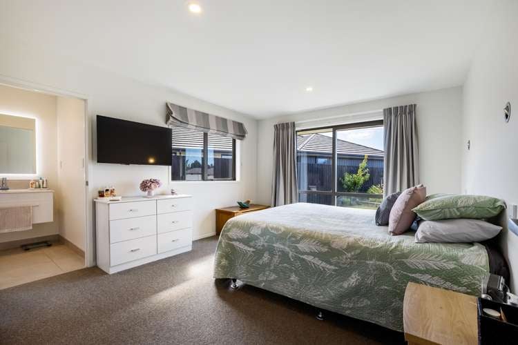 26 Selfe Crescent Burwood_12