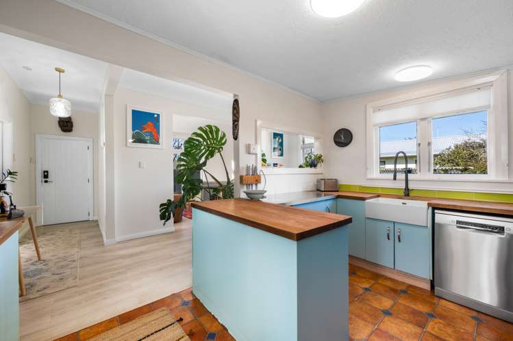 17 Mowat Street_4