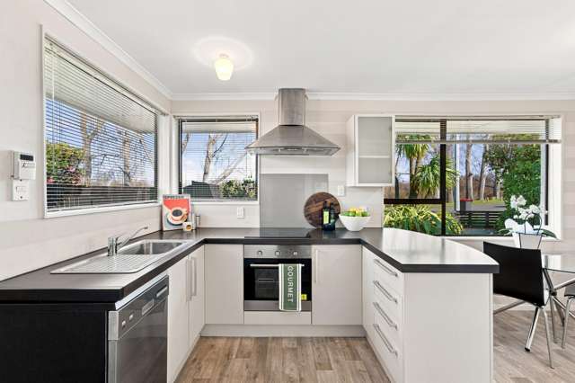 1/126 Lake Terrace Road Burwood_3