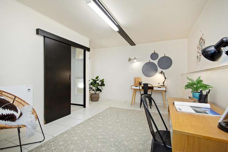 19 Carluke Street Paparangi_12