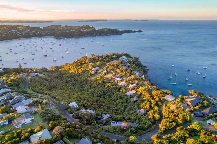 27 Queens Drive Oneroa_28