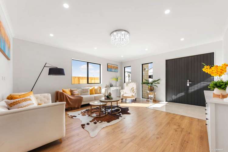 8 Knockanara Drive Flat Bush_2