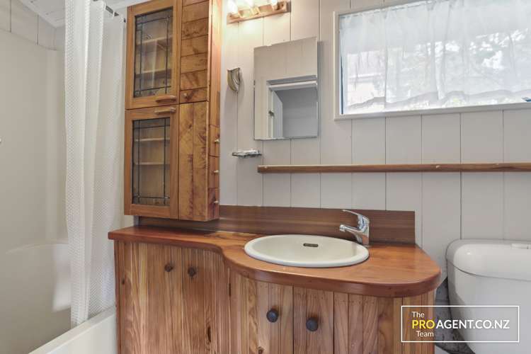 9 Karapiti Place Glen Eden_13