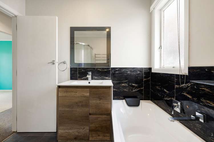 6 Parkdale Place Glenview_9