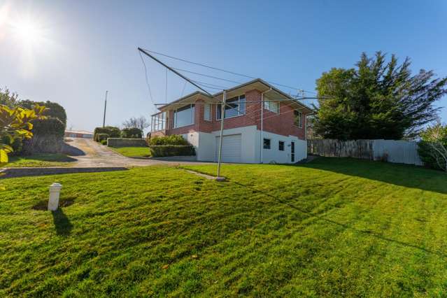 24 Hill View Crescent Highfield_3